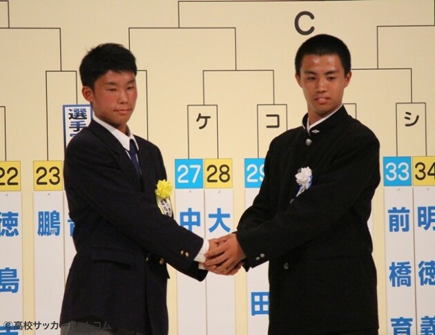 高松商・安西真輝主将（左）と駒澤大学高等学校の高橋勇夢主将（右）