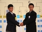 高松商・安西真輝主将（左）と駒澤大学高等学校の高橋勇夢主将（右）